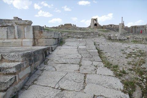Roman street from the forum to the theatre